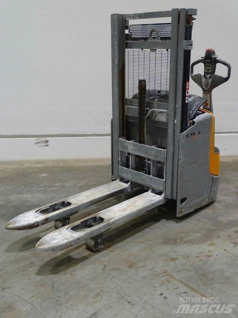 Still EXV12I Pedestrian stacker