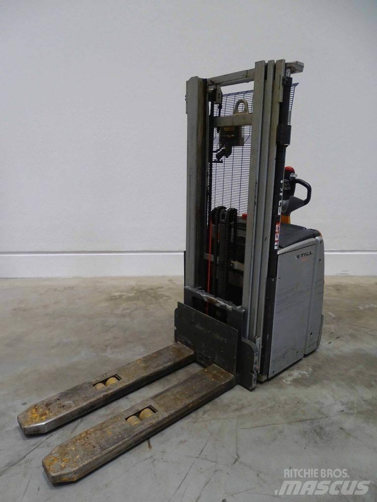 Still EXV14 Pedestrian stacker