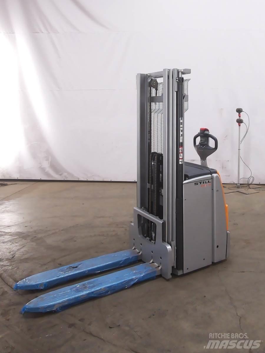Still EXV14 Pedestrian stacker