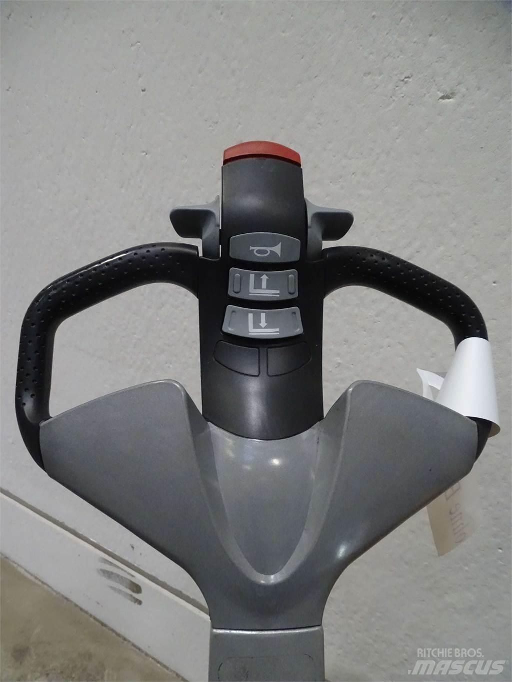 Still EXV14 Pedestrian stacker