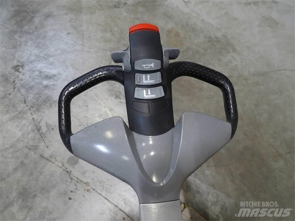 Still EXV14 Pedestrian stacker