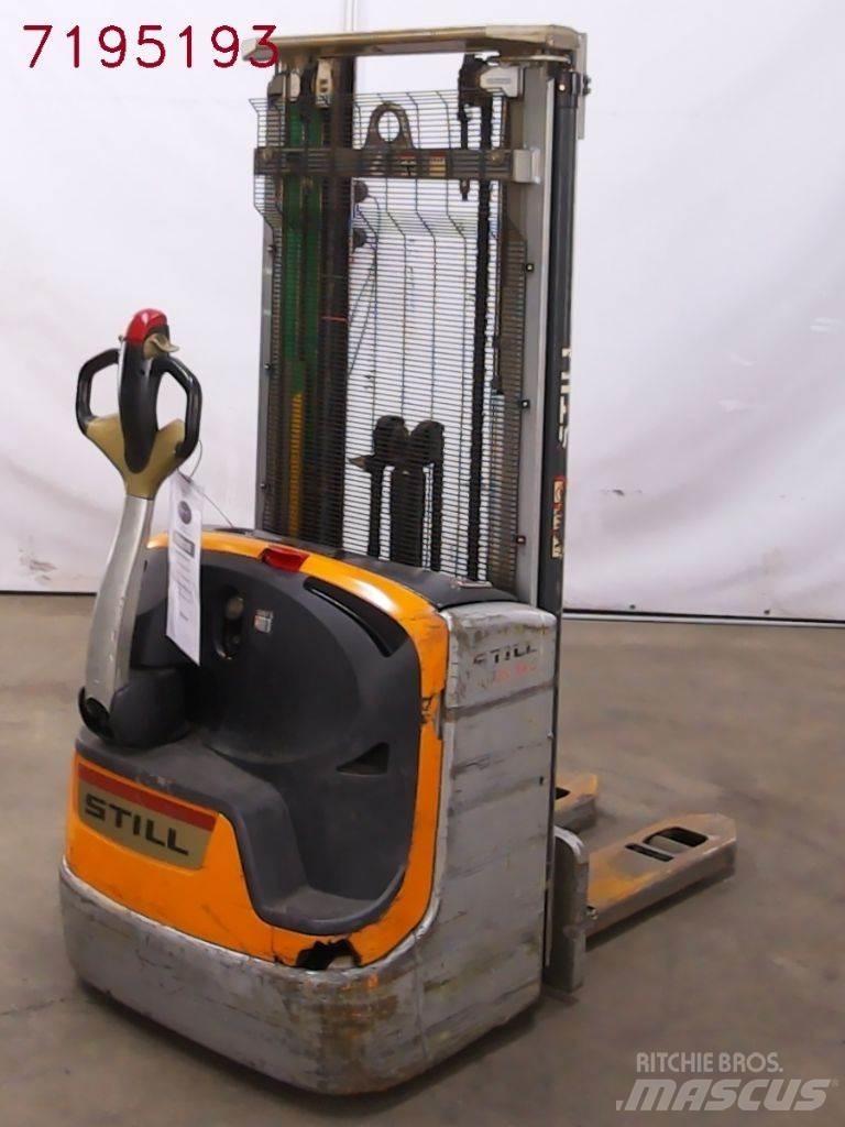 Still EXV14C Pedestrian stacker