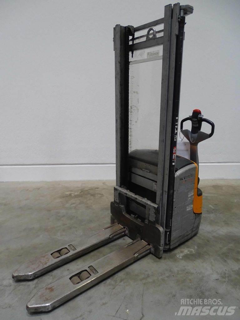 Still EXV14C Pedestrian stacker