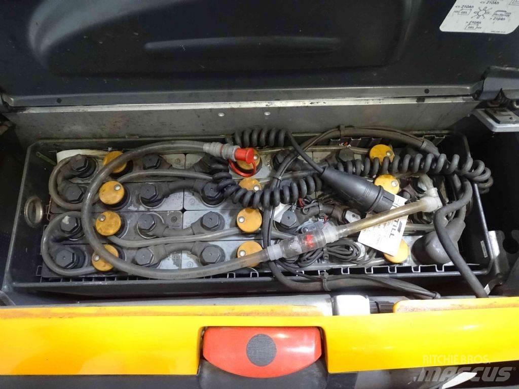 Still EXV14C Pedestrian stacker