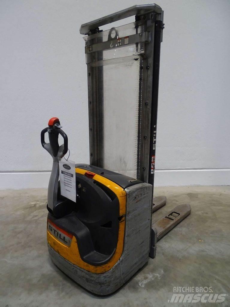 Still EXV14C Pedestrian stacker