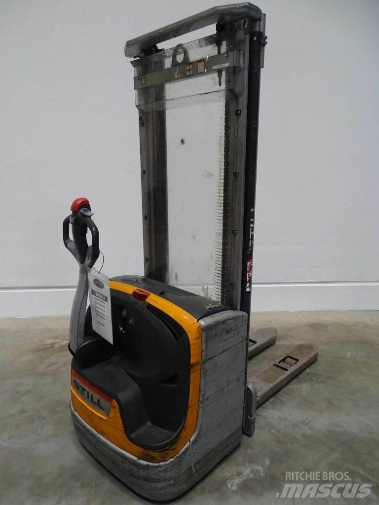 Still EXV14C Pedestrian stacker