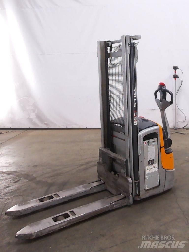 Still EXV14C Pedestrian stacker