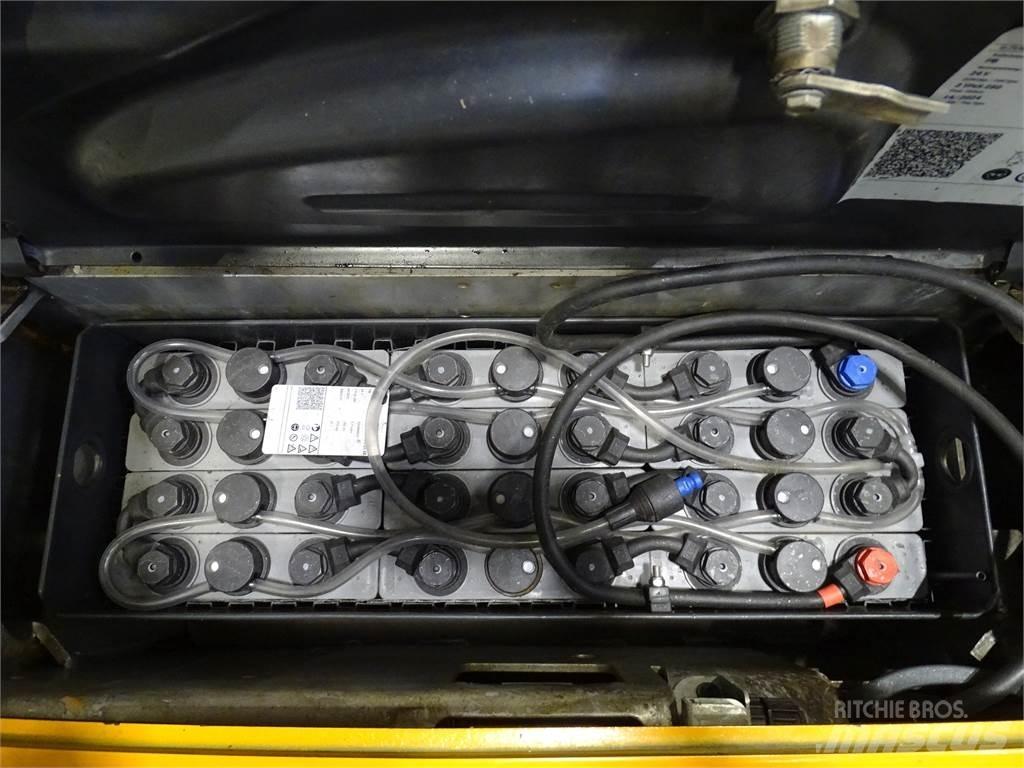Still EXV14C Pedestrian stacker
