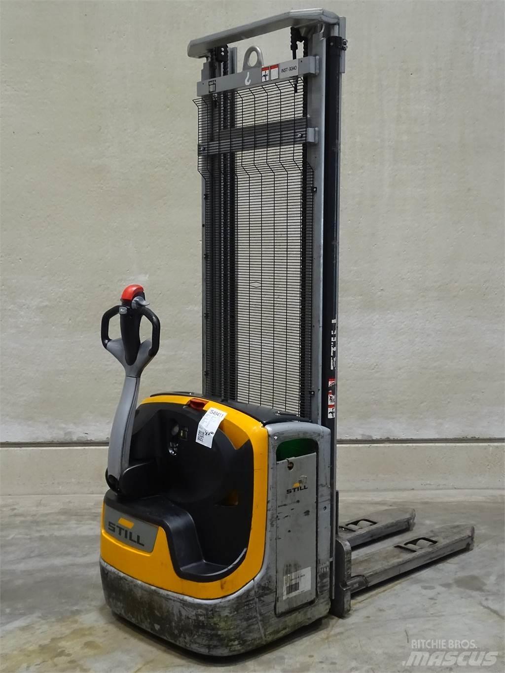 Still EXV14C Pedestrian stacker