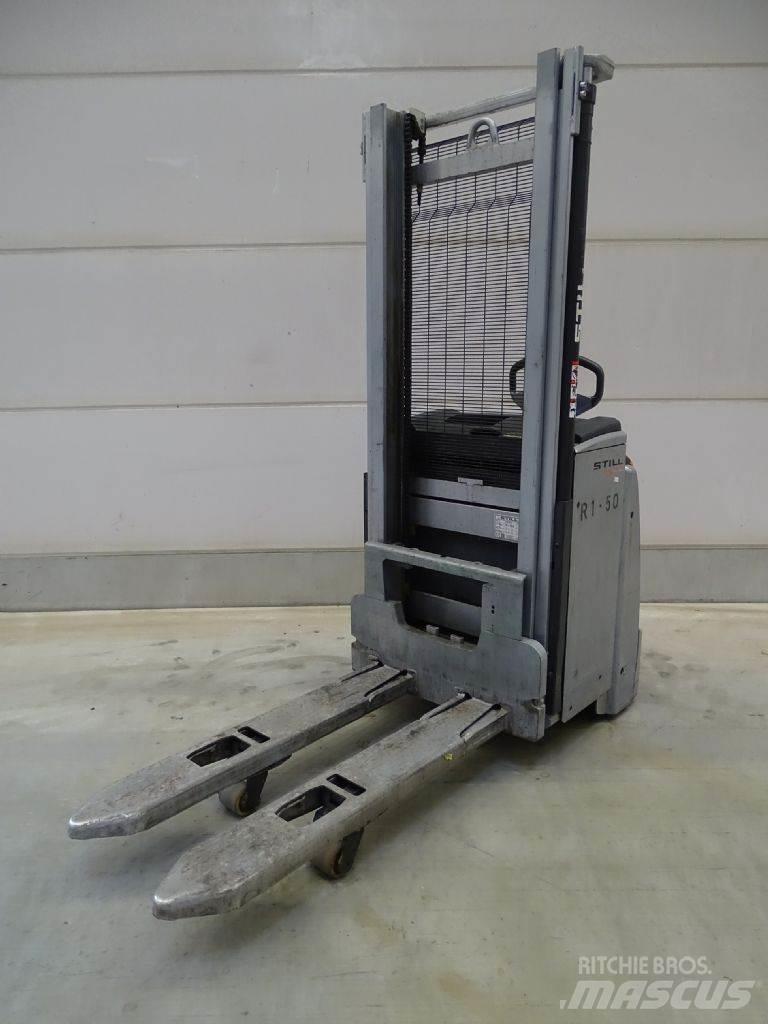 Still EXV14I Pedestrian stacker