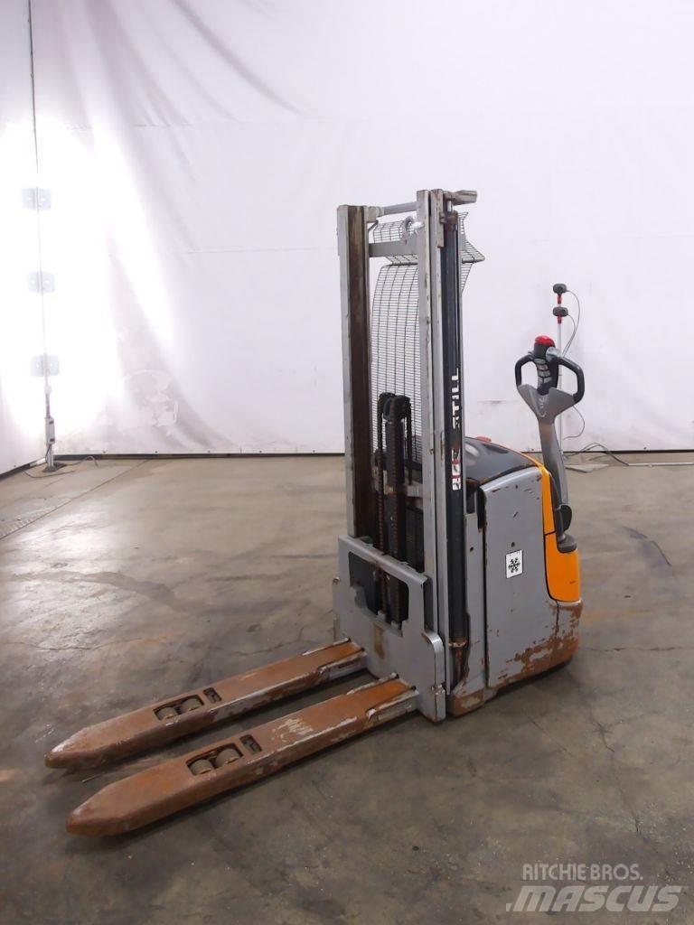 Still EXV14IC Pedestrian stacker