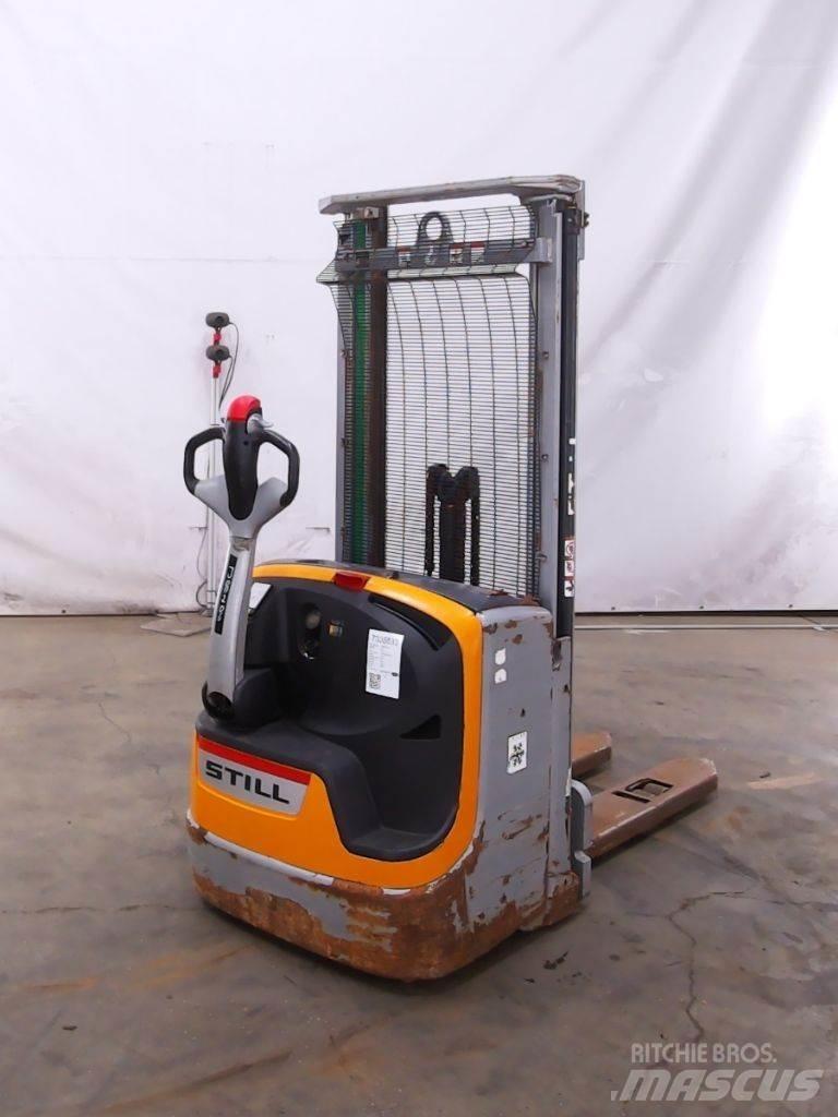 Still EXV14IC Pedestrian stacker