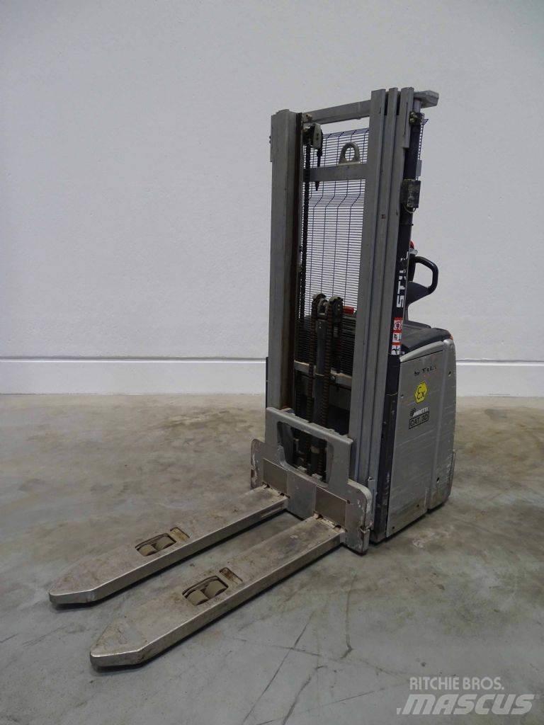 Still EXV16 Pedestrian stacker