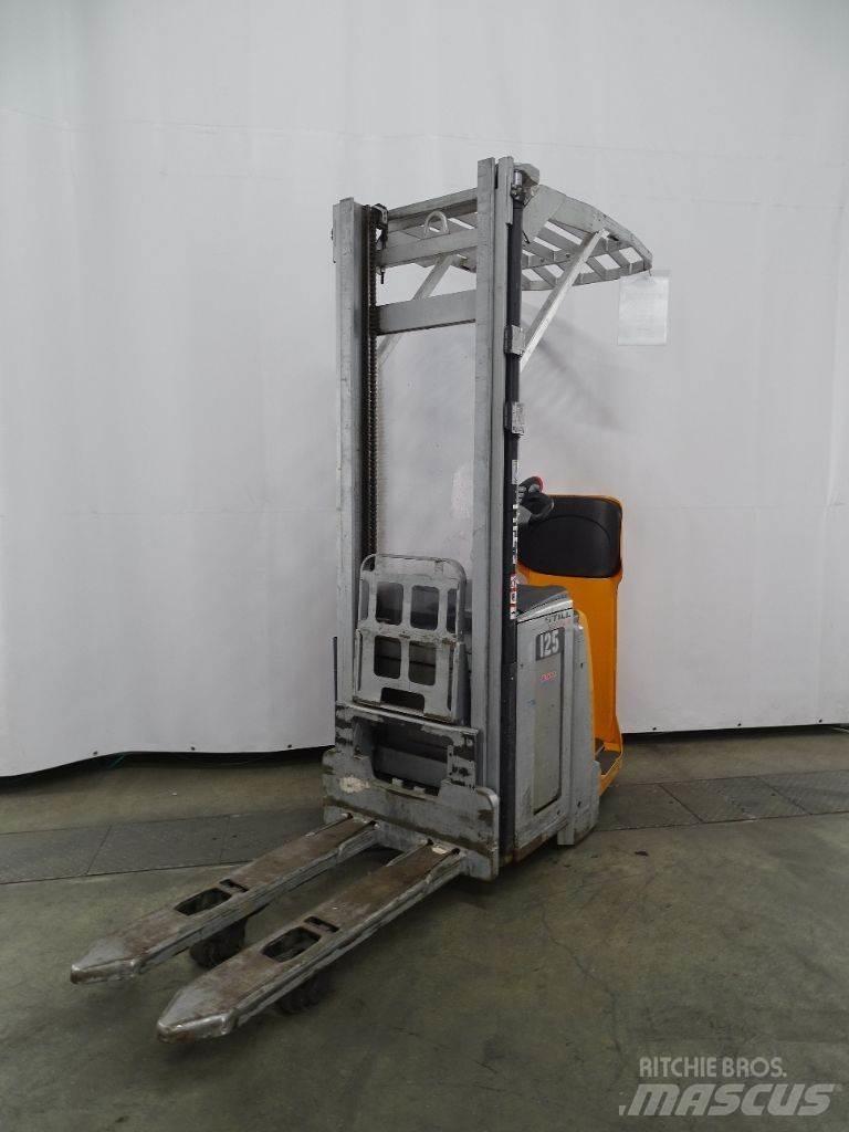 Still EXV16I Pedestrian stacker