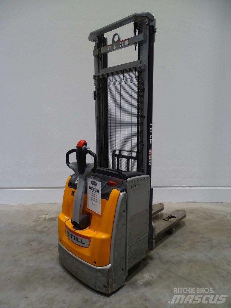Still EXV16I Pedestrian stacker