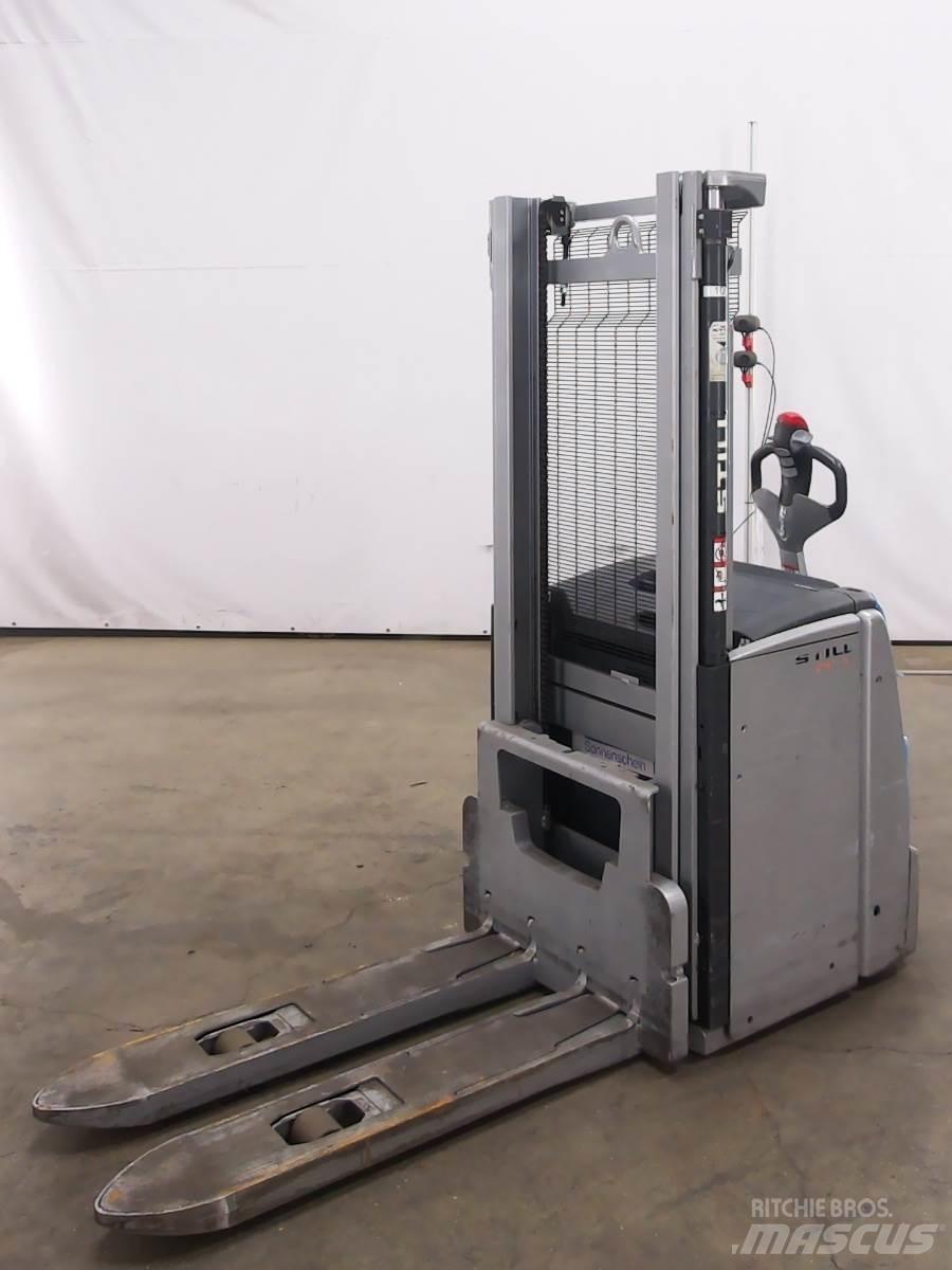 Still EXV20 Pedestrian stacker