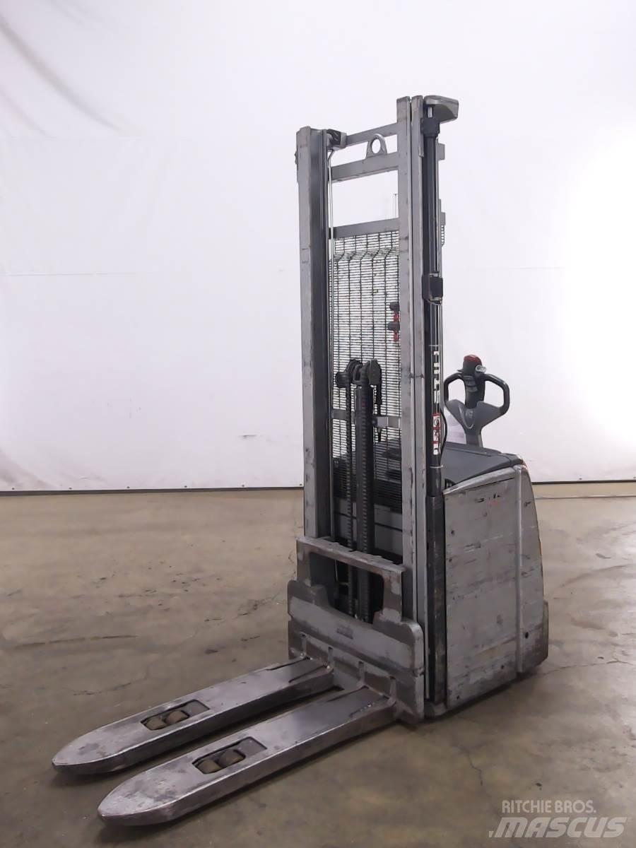 Still EXV20 Pedestrian stacker