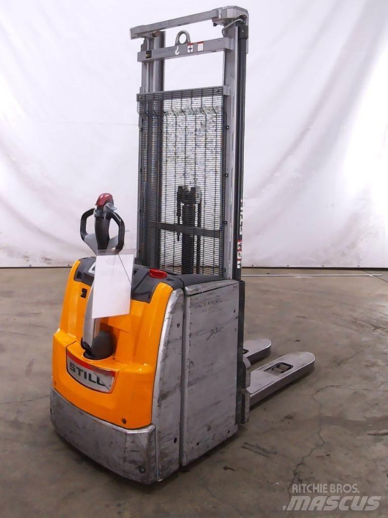 Still EXV20 Pedestrian stacker
