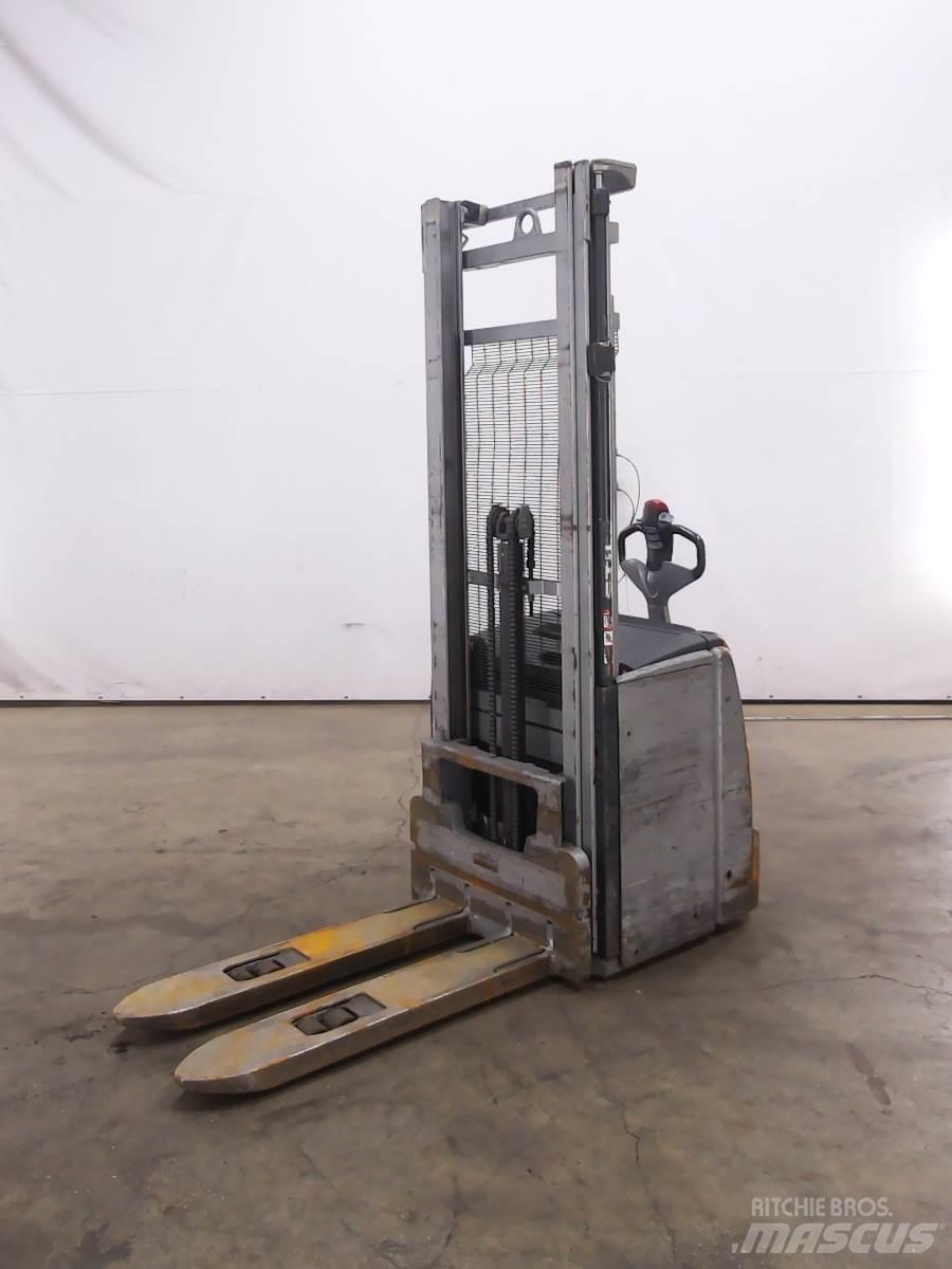 Still EXV20 Pedestrian stacker