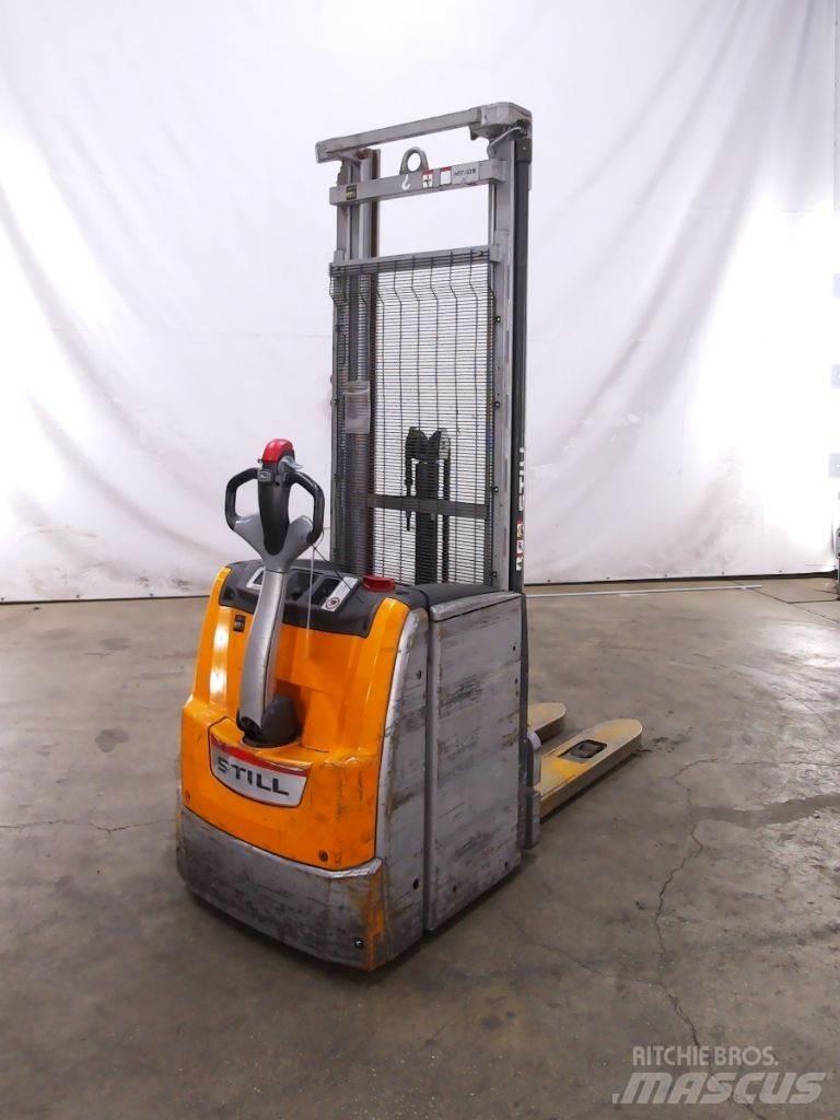 Still EXV20 Pedestrian stacker
