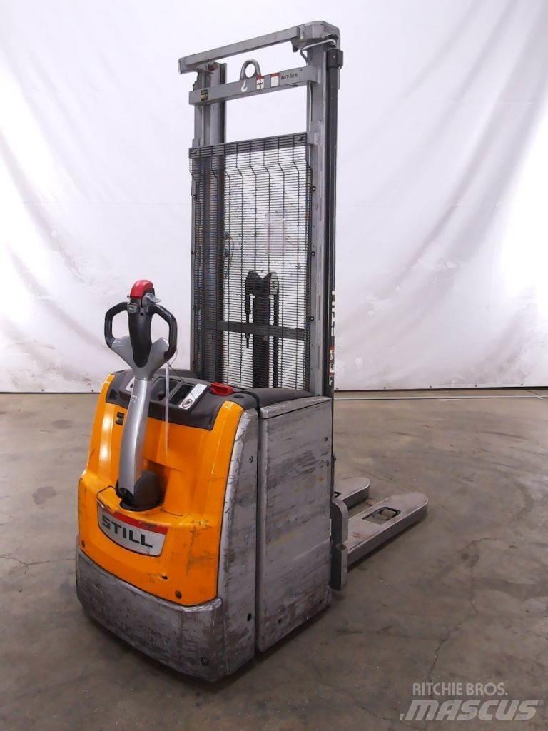 Still EXV20 Pedestrian stacker