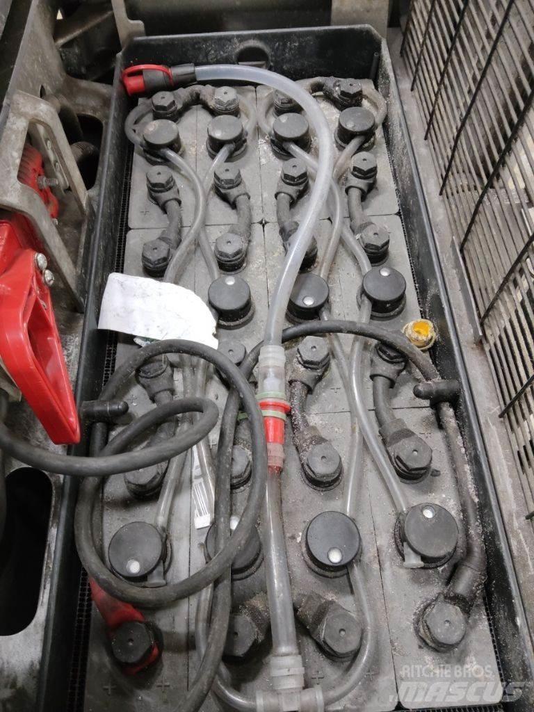 Still EXV20 Pedestrian stacker