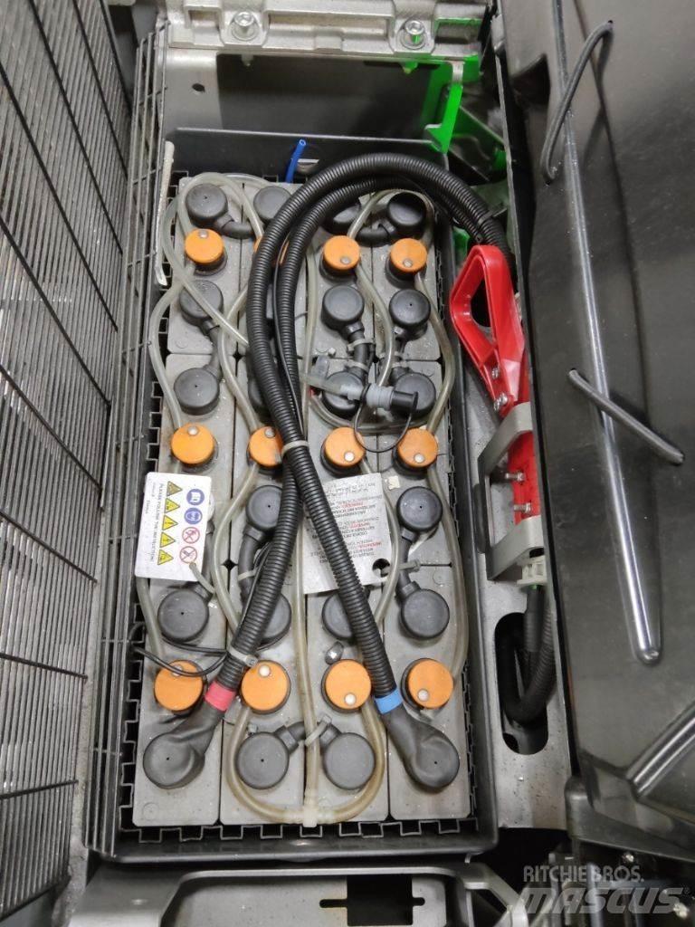 Still EXV20 Pedestrian stacker