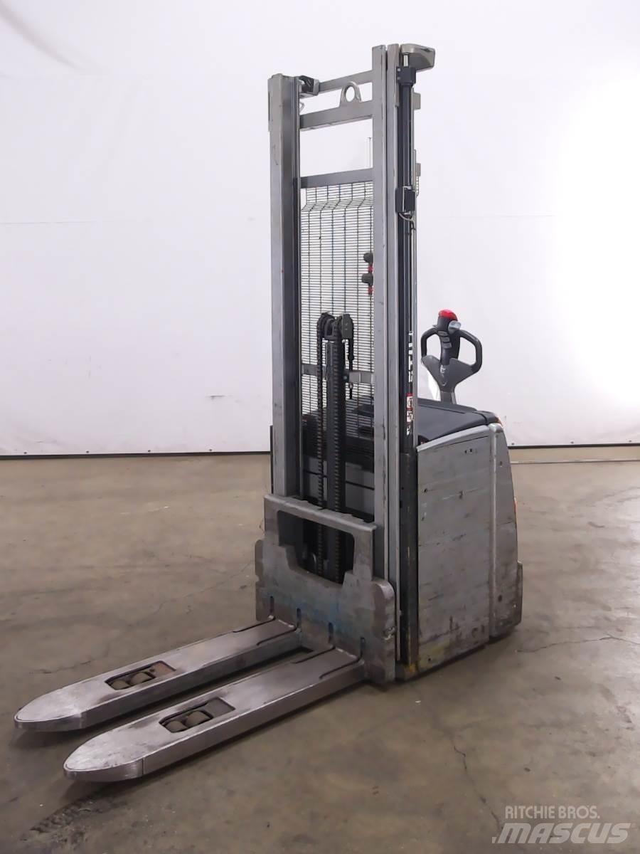Still EXV20 Pedestrian stacker