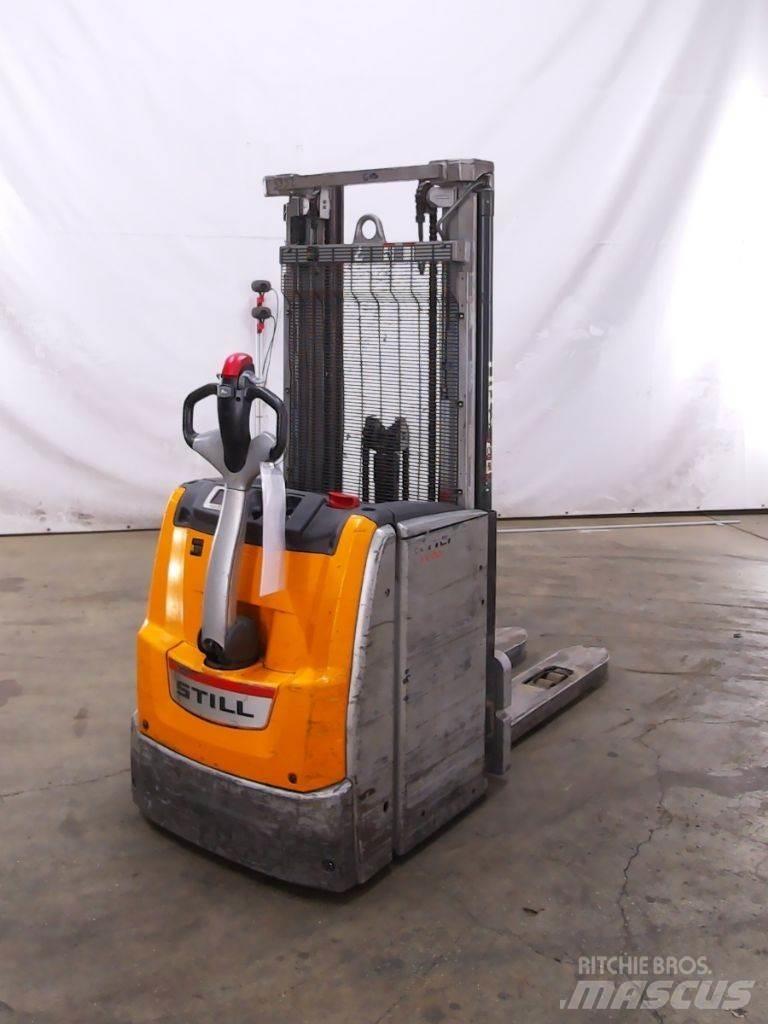 Still EXV20 Pedestrian stacker