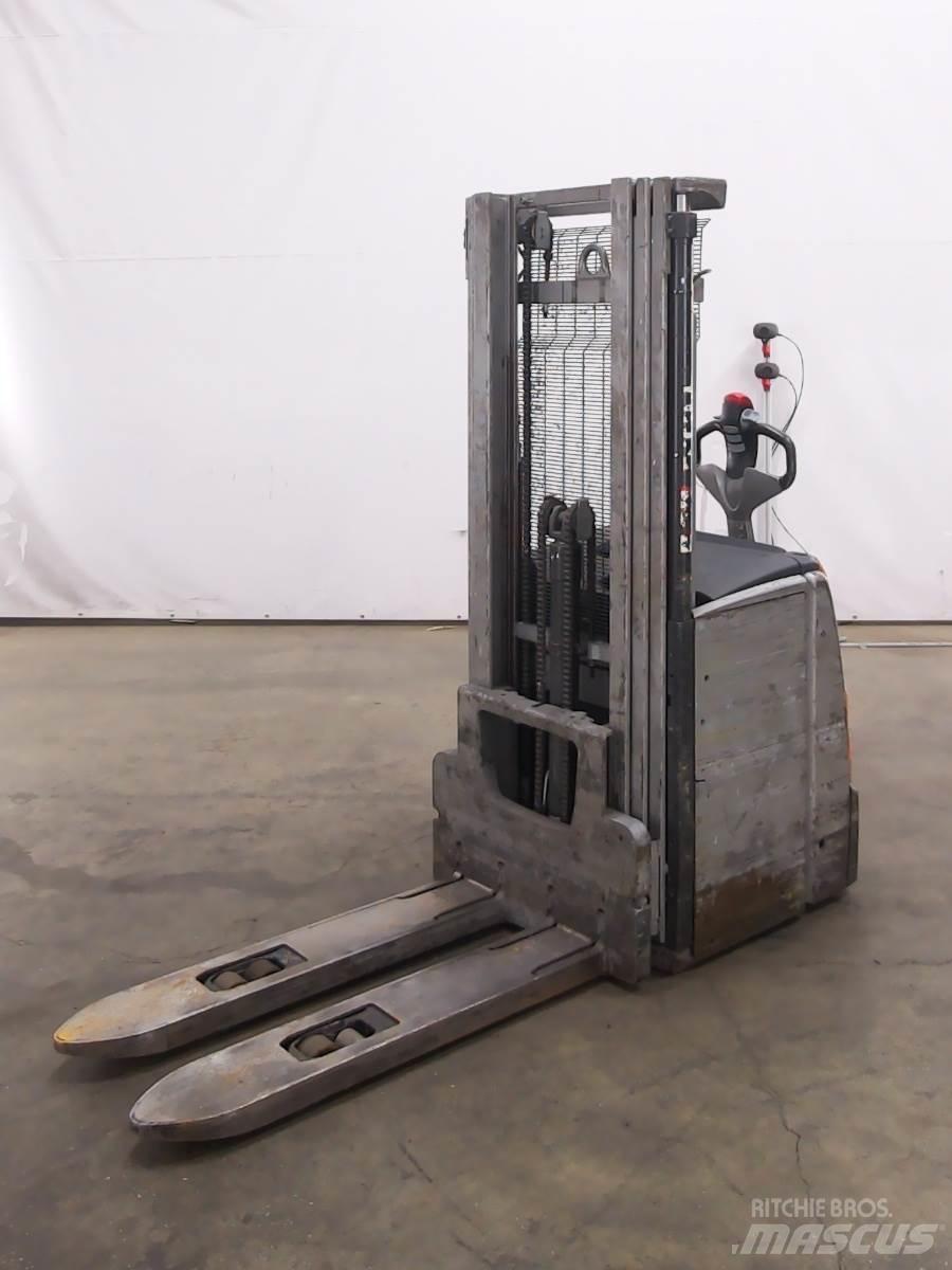 Still EXV20 Pedestrian stacker