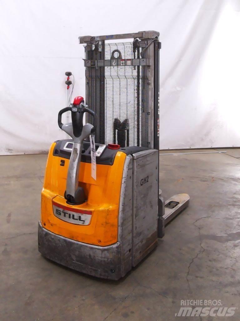 Still EXV20 Pedestrian stacker