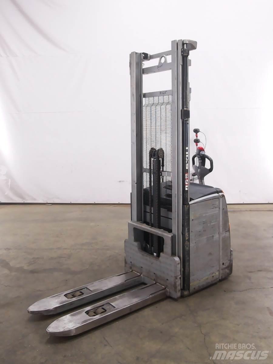 Still EXV20 Pedestrian stacker