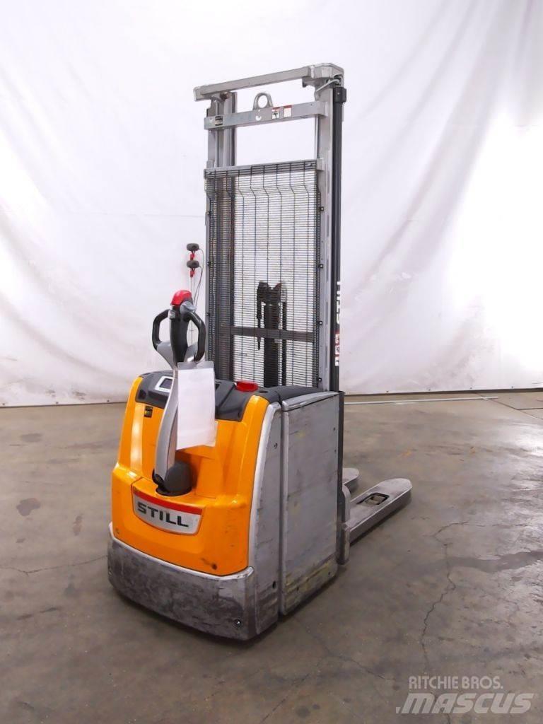 Still EXV20 Pedestrian stacker