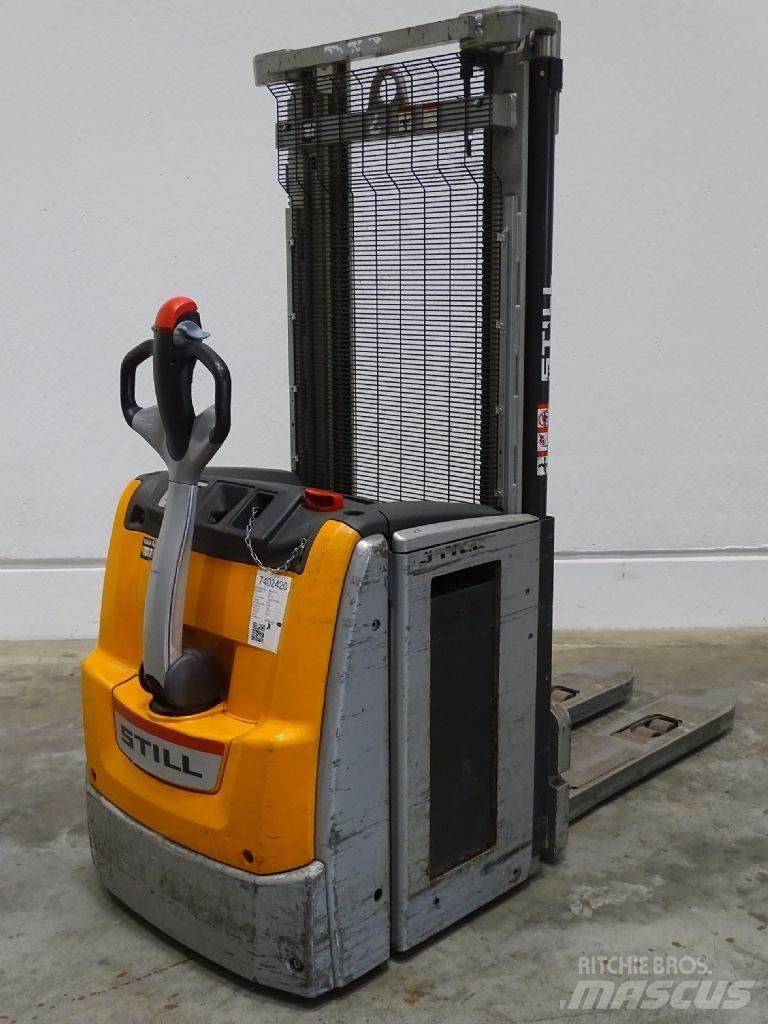 Still EXV20 Pedestrian stacker