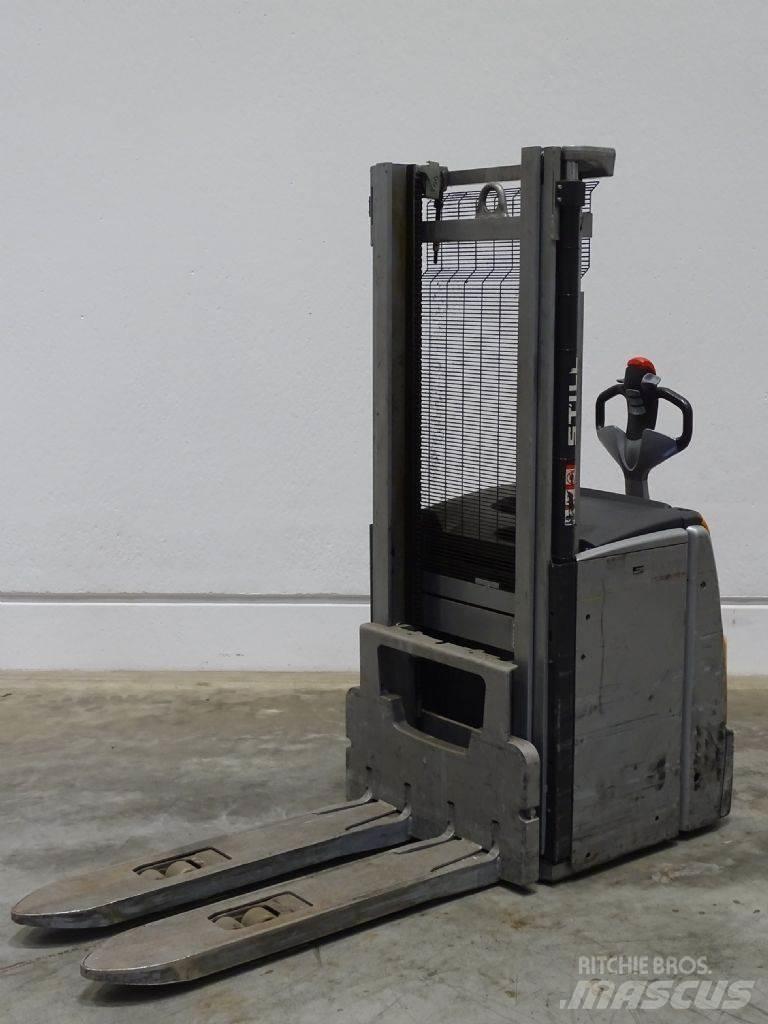 Still EXV20 Pedestrian stacker