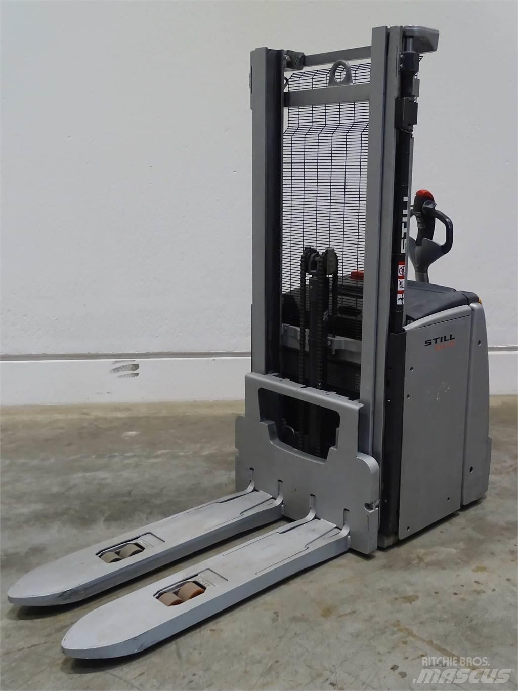 Still EXV20 Pedestrian stacker
