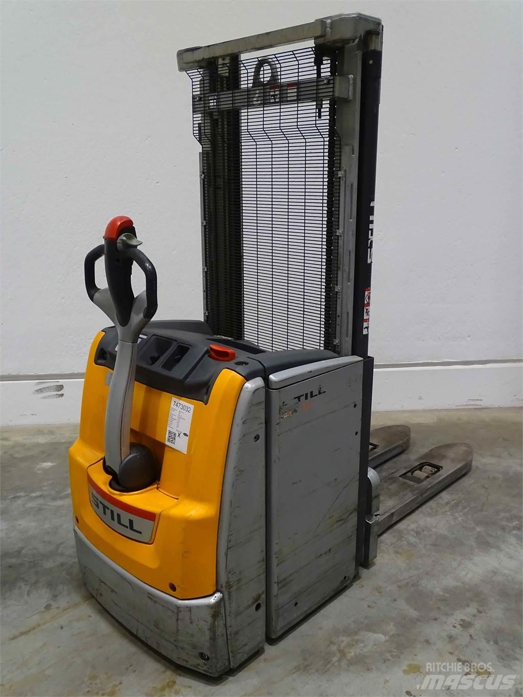 Still EXV20 Pedestrian stacker