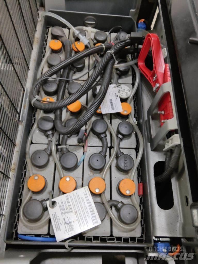 Still EXV20I Pedestrian stacker
