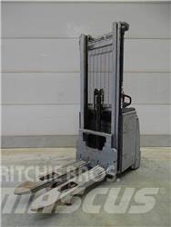 Still EXV20I Pedestrian stacker