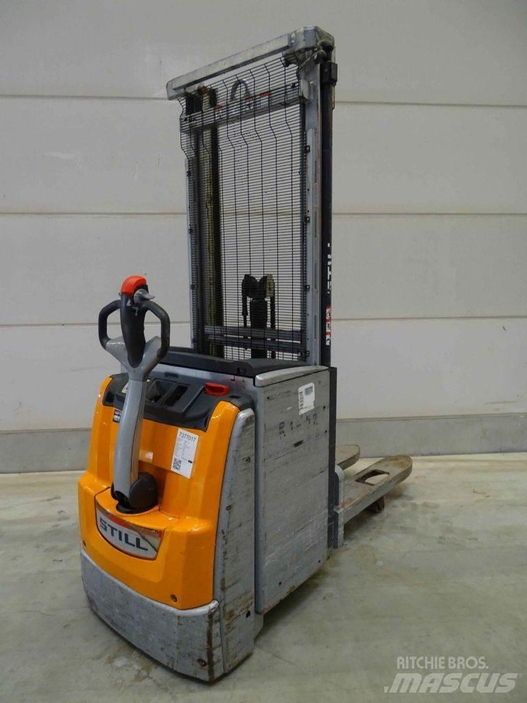 Still EXV20I Pedestrian stacker