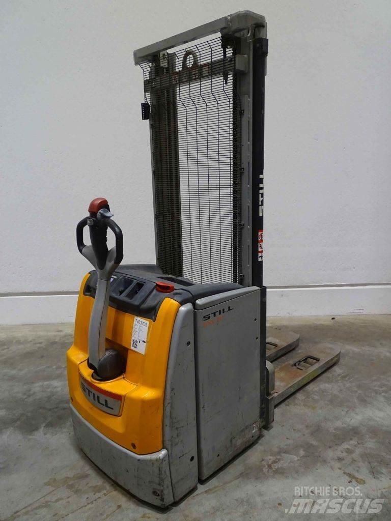 Still EXV20I Pedestrian stacker