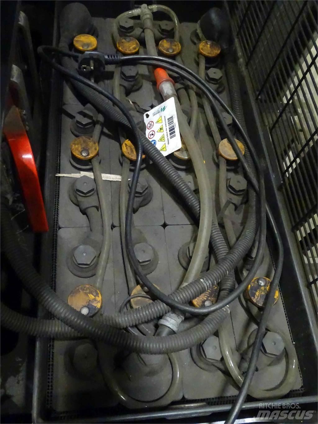 Still EXV20I Pedestrian stacker