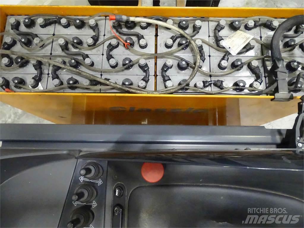 Still FM-SE14 Reach truck