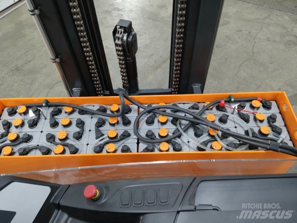 Still FM-X10 Reach truck