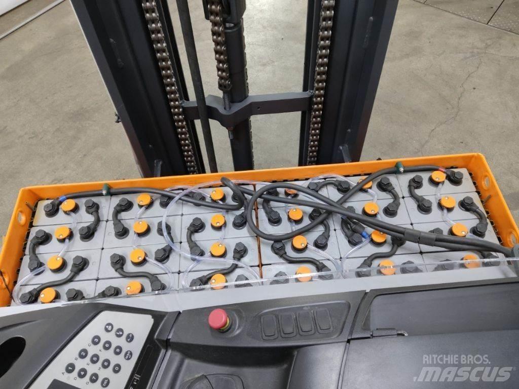 Still FM-X10 Reach truck