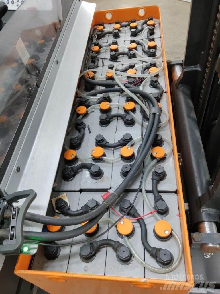 Still FM-X12 Reach truck
