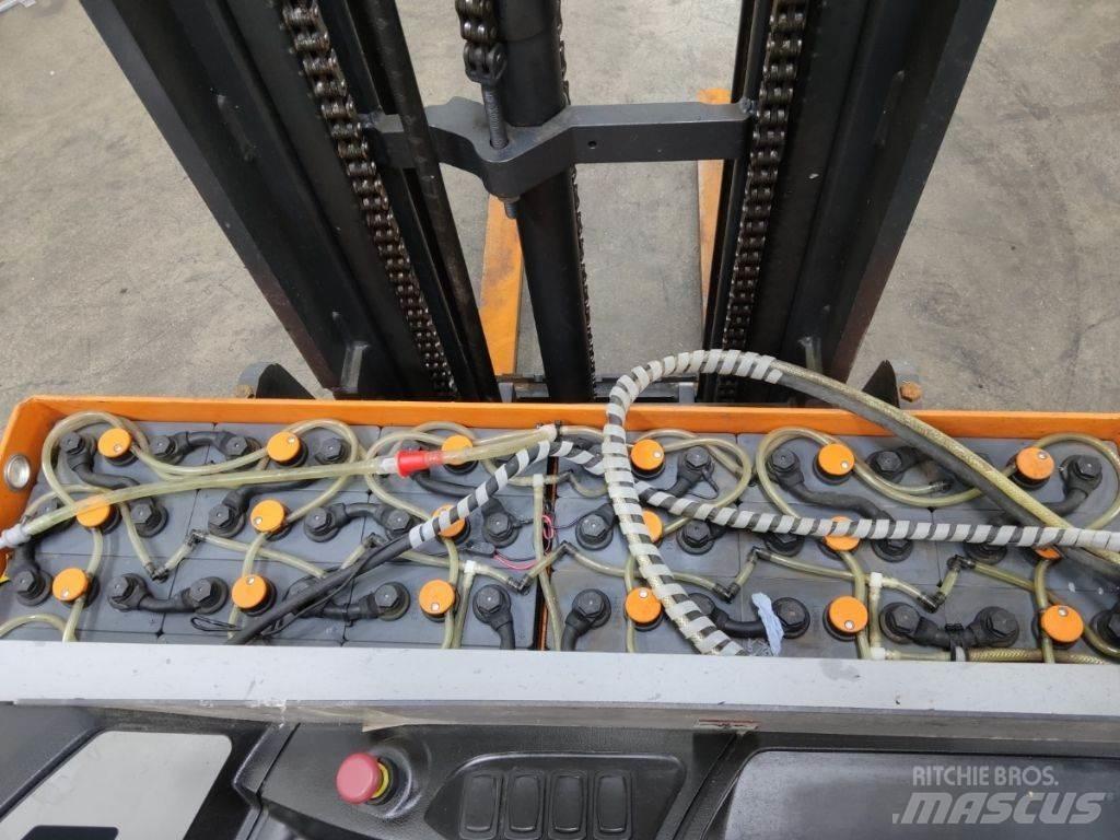 Still FM-X12 Reach truck