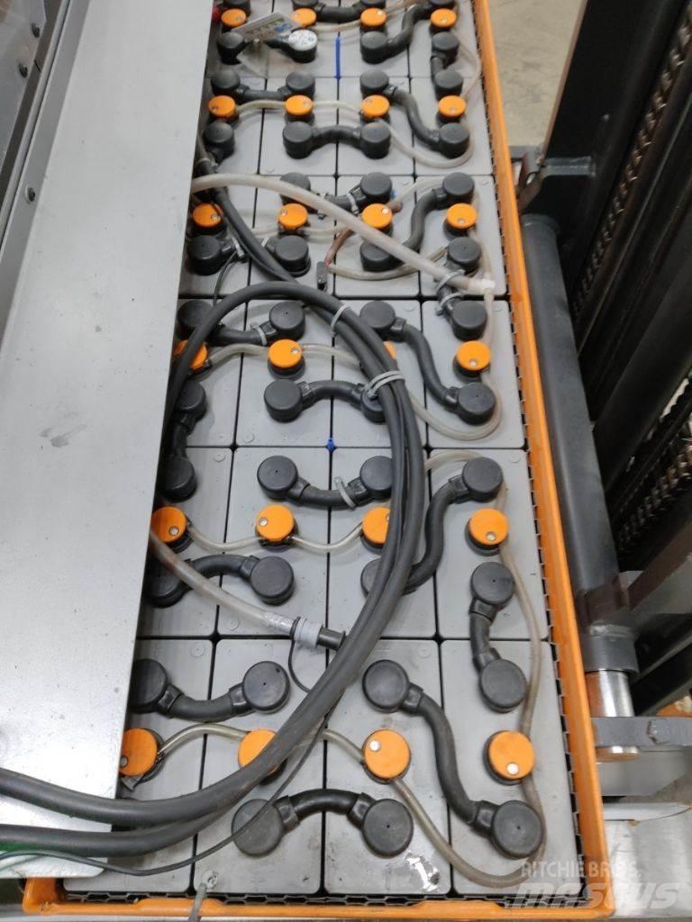 Still FM-X14 Reach truck