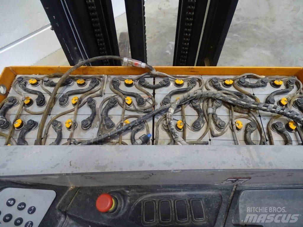 Still FM-X14 Reach truck