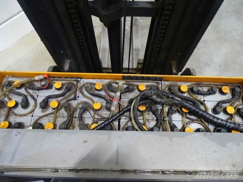 Still FM-X14 Reach truck